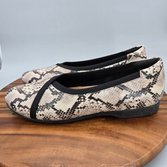 Clarks Flats Women's 12 M Snake Print Leather Un Darcey Slip On Comfort Shoes - Picture 3 of 8